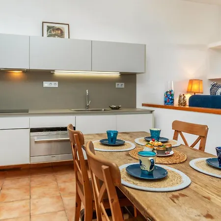 Brat Salions By Interhome *